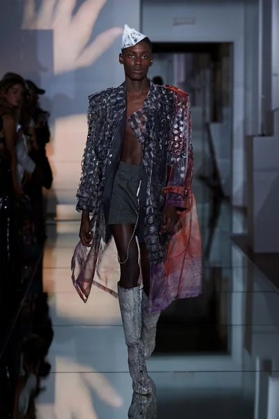 Look 30